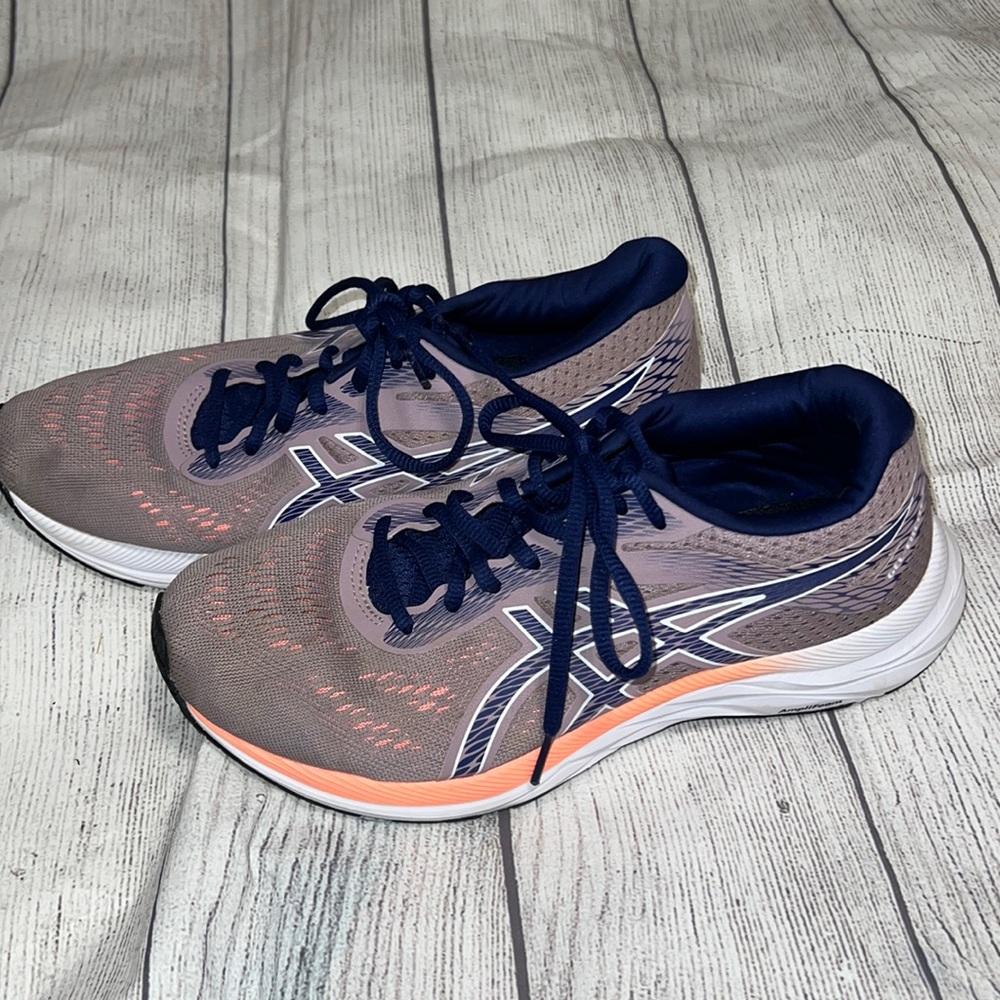 Asics everyday comfort athletic shoes, size 8